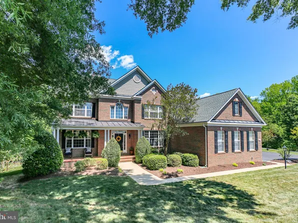 29 Prospect Dr, Fredericksburg, VA 22405