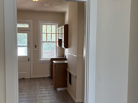 2nd image of 1615 Forster St