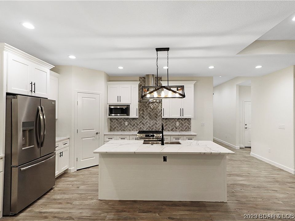 686 Yonkers Ct, Lake Ozark, MO 65049 MLS 3555557 Zillow