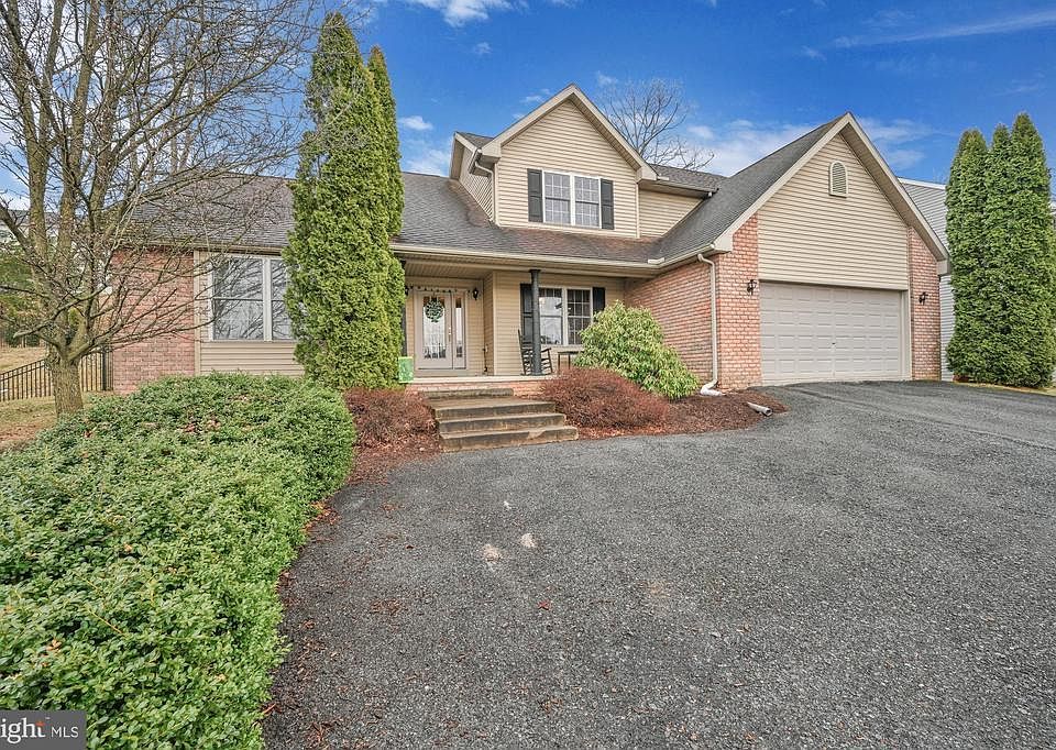 1st image of 307 Elm Ln