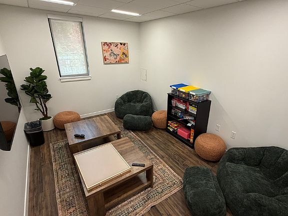 4th image of 52695 Drafter Rd #200