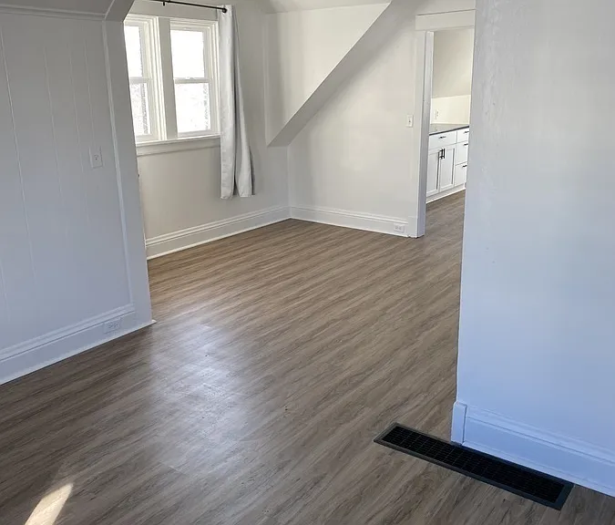 915 S Lake Ave #UPPER — Photo 2