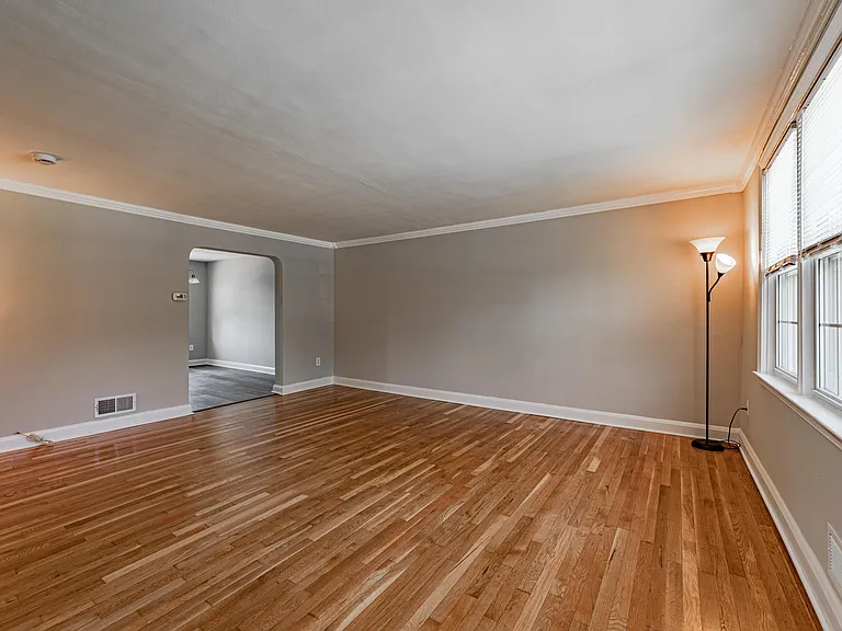 1565 Dellsway Rd — Photo 8