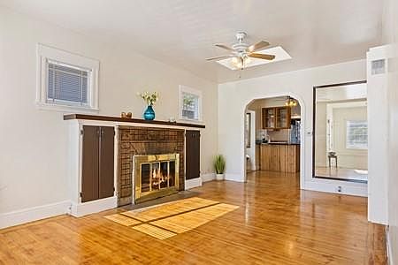 3rd image of 2608 Sacramento St
