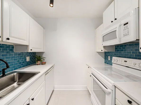 13725 Juniper Blossom Dr Unit 201, Tampa, FL 33618