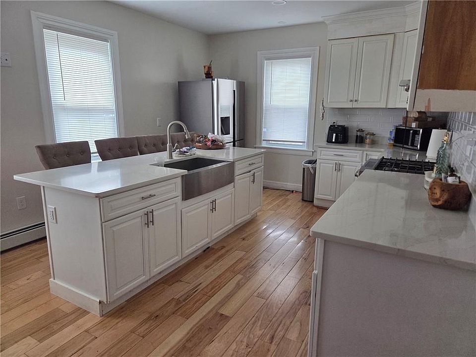 2nd image of 62 Maple Ave