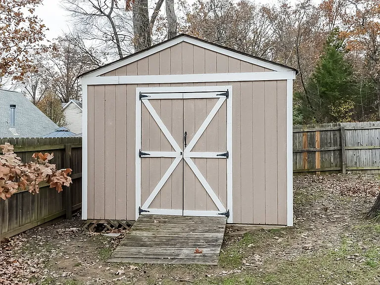 1903 Champlain Dr — Photo 16