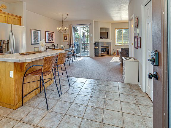 2nd image of 848 Golden Pheasant Dr