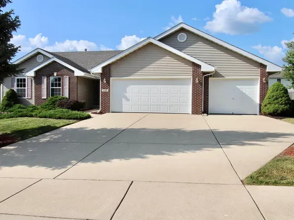 428 Symphony Cv, Machesney Park, IL 61115