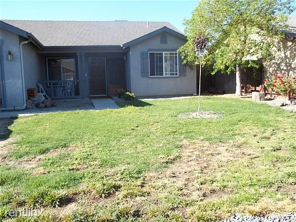 1367 Elm Ct photo 1
