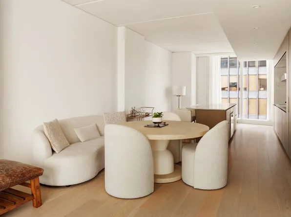 100 East 53rd Street image 4 of 15