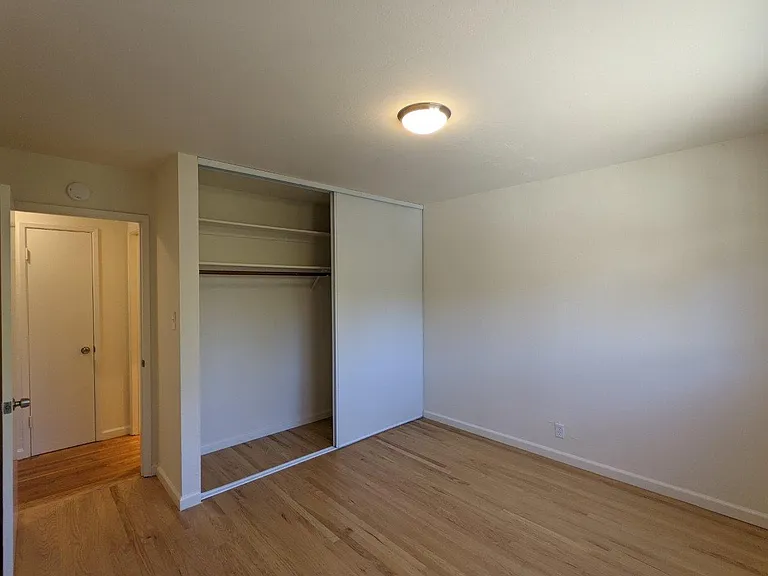 2534 Benvenue Ave — Photo 69