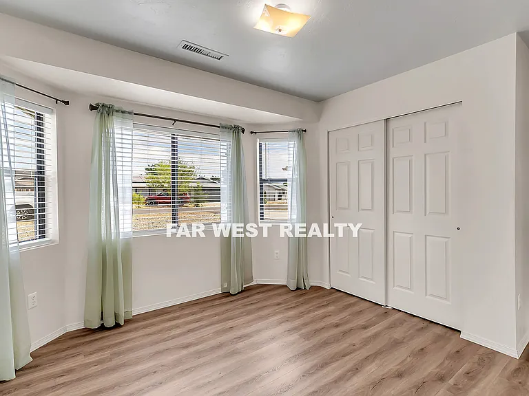 4945 N Harlequin Dr — Photo 12