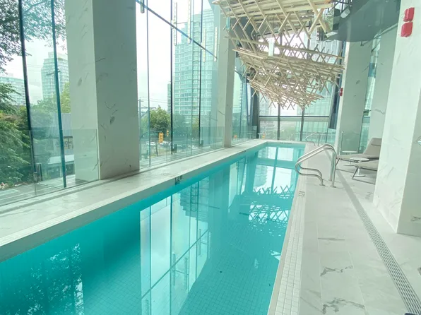 1568 Alberni St #706, Vancouver, BC V6G 1A5