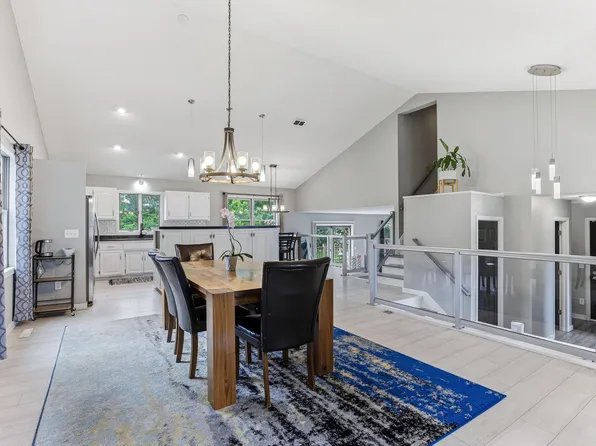1219 15th St SE, Forest Lake, MN 55025