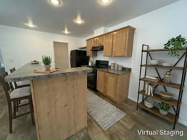 3 bed, 2.0 bath, 1056 sqft, $1,800 — Photo 4