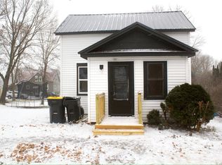 113 1st St SW, Fairfax, MN 55332