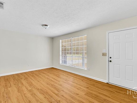 3rd image of 21 Canterbury Circle