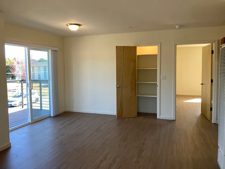 2042 Smith Ln #D — Photo 5
