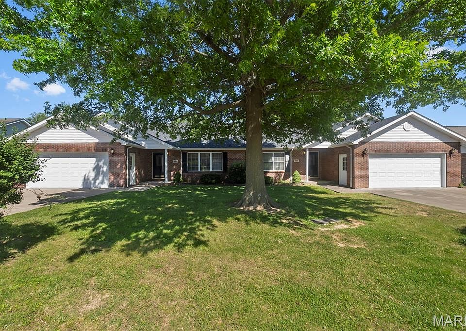 1st image of 846 & 848 Aaron Dr
