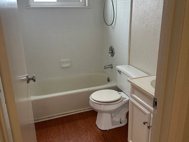 901 J St #6 — Photo 5