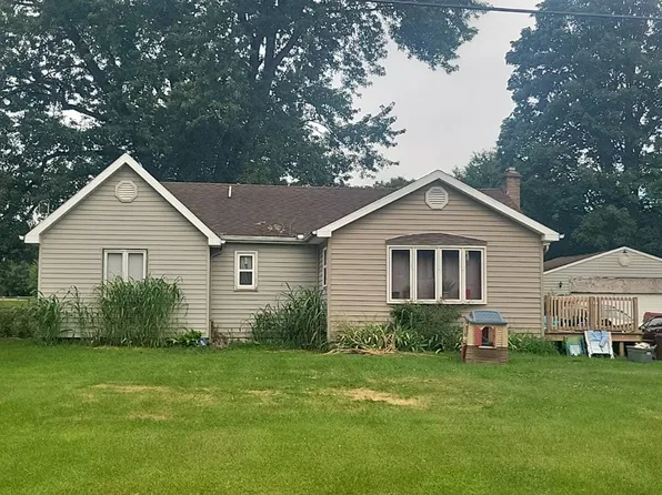55113 Sundown Rd, South Bend, IN 46628