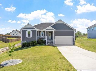 395 Windy Farm Dr, Fuquay Varina, NC 27526