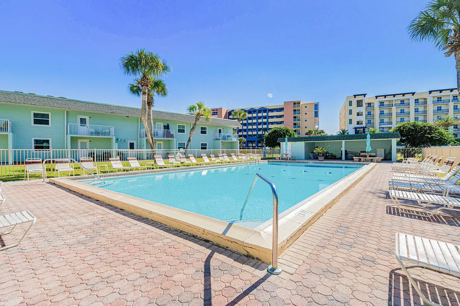 1 bed, 1.0 bath, 7922 sqft, $1,816 — Photo 2