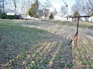 805 E 2nd St, Metropolis, IL 62960