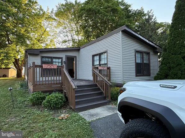871 Pinewood Ave, Mullica Hill, NJ 08062