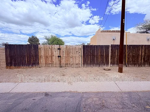 3350 N Chapel Ave Photo 1