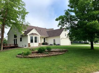 9405 Tyne Ln, Inver Grove Heights, MN 55077