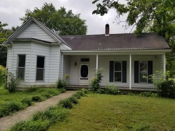 108 E Ward St, Centerville, TN 37033