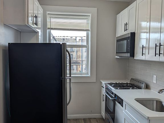 3rd image of 630-32 Bergen Ave #206-2