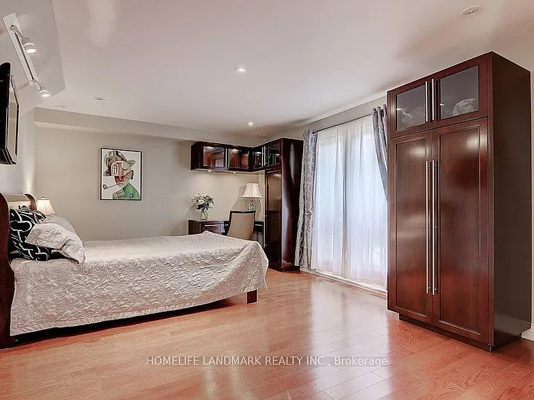 35 Gardiner Rd E — Photo 28