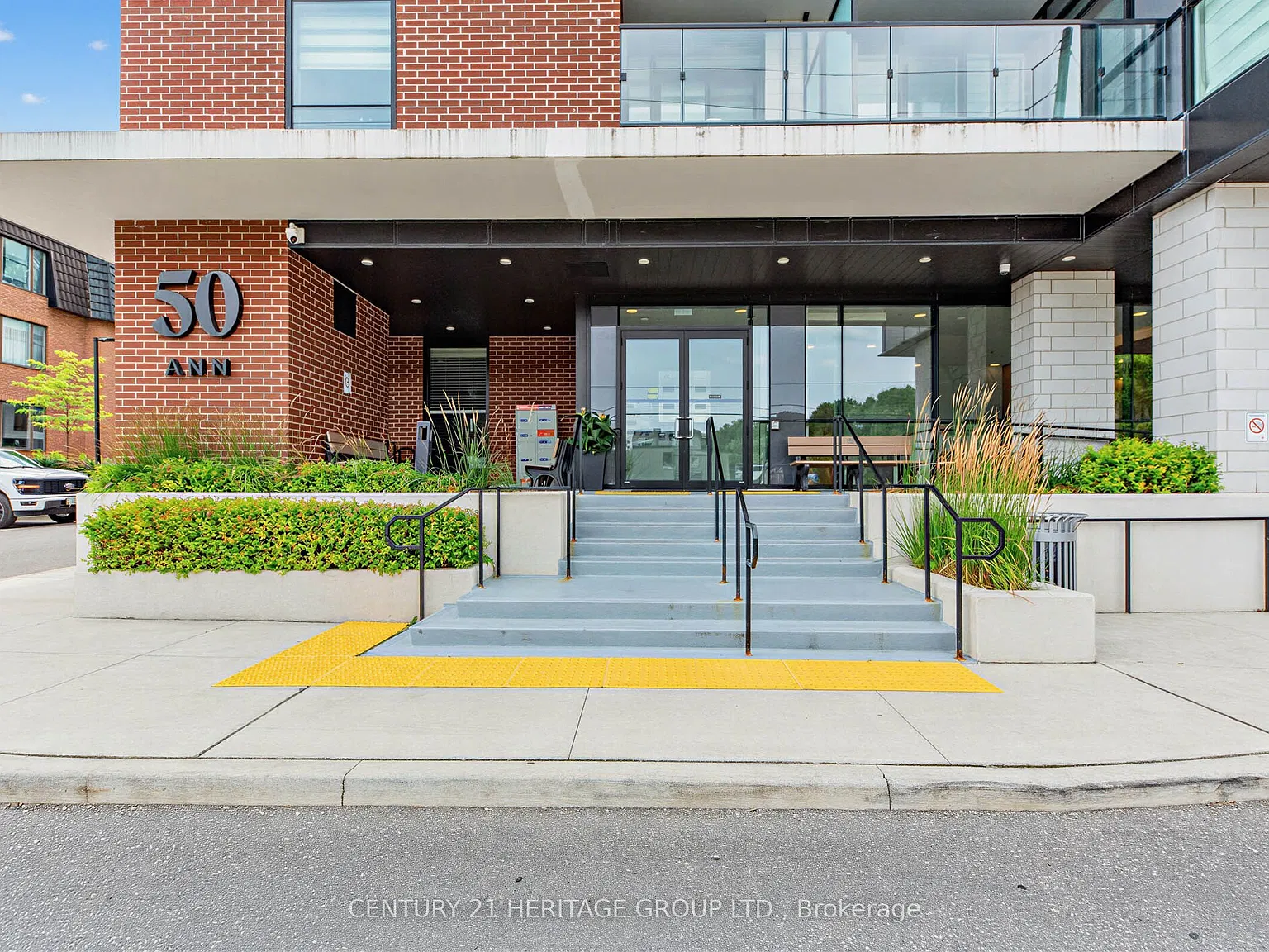 2 bed, $2,450 — Photo 2