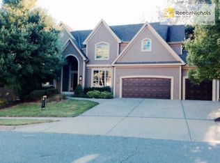 6120 Persimmon Ct, Parkville, MO 64152
