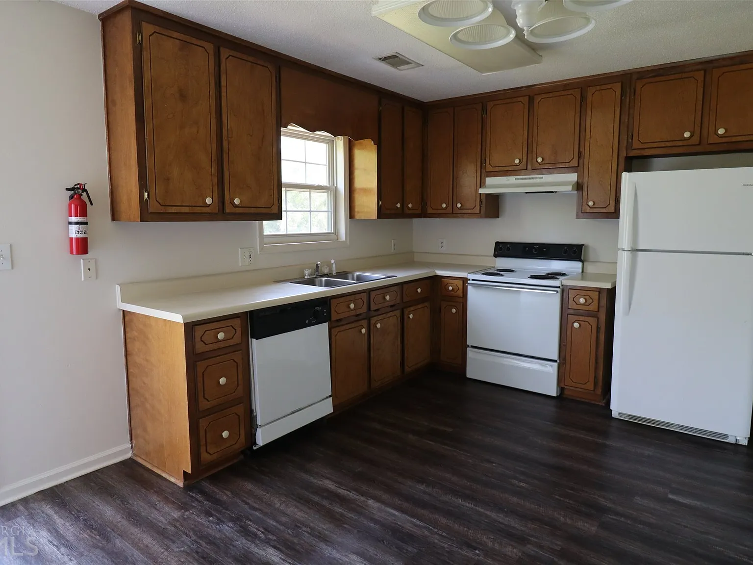 2 bed, 2.0 bath, 1200 sqft, $975 — Photo 2