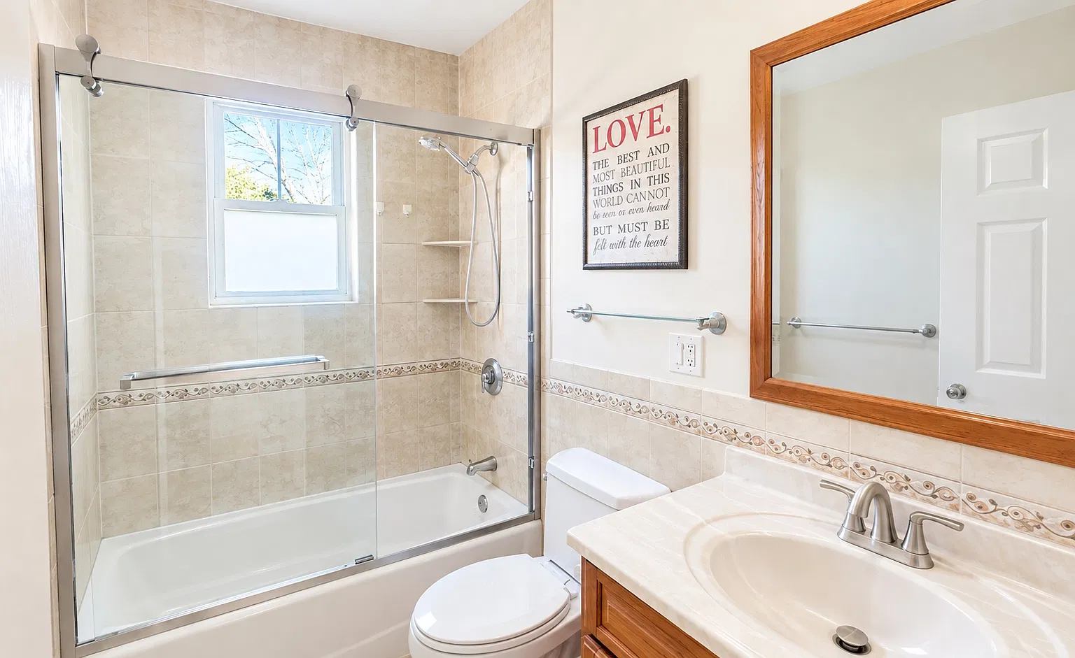 5 bed, 1578 sqft, $3,800 — Photo 4