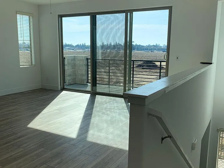 490 W Mahogany Ln — Photo 5