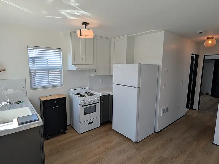 3447 Collier Ave — Photo 5