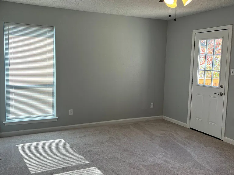711 Harbour Town Dr — Photo 19