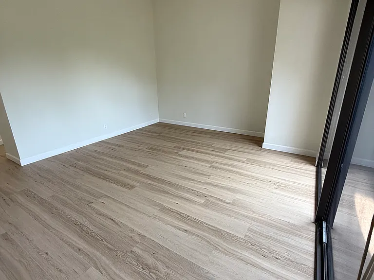 5345 White Oak Ave #G — Photo 13