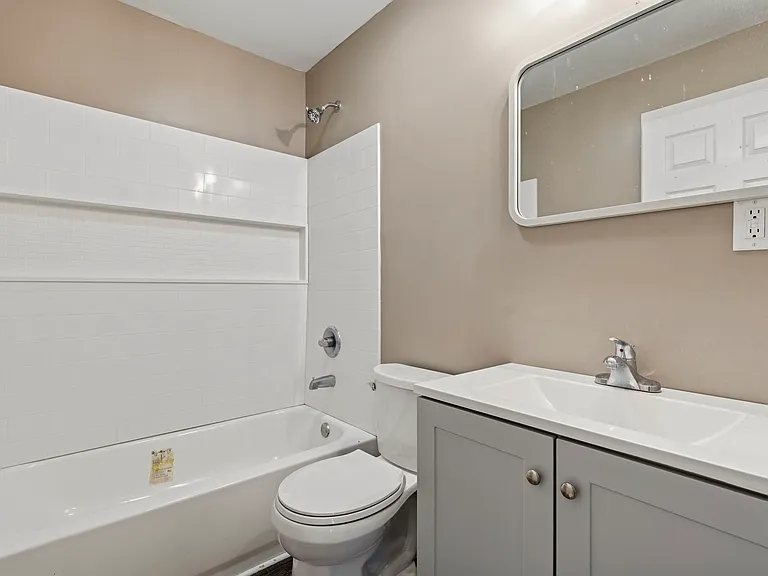 1605 Media Dr — Photo 7