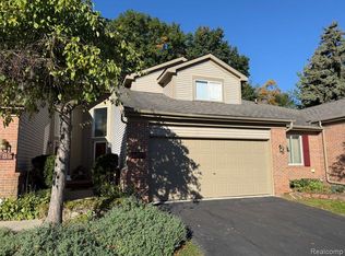 6601 Quail Run Cir, Westland, MI