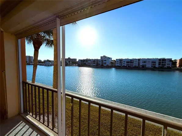7560 Bay Island Dr S APT 246, South Pasadena, FL 33707