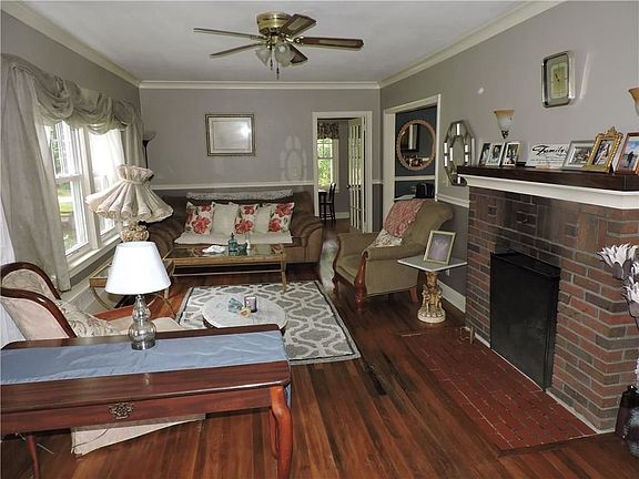 3rd image of 1919 Willard Street Ext