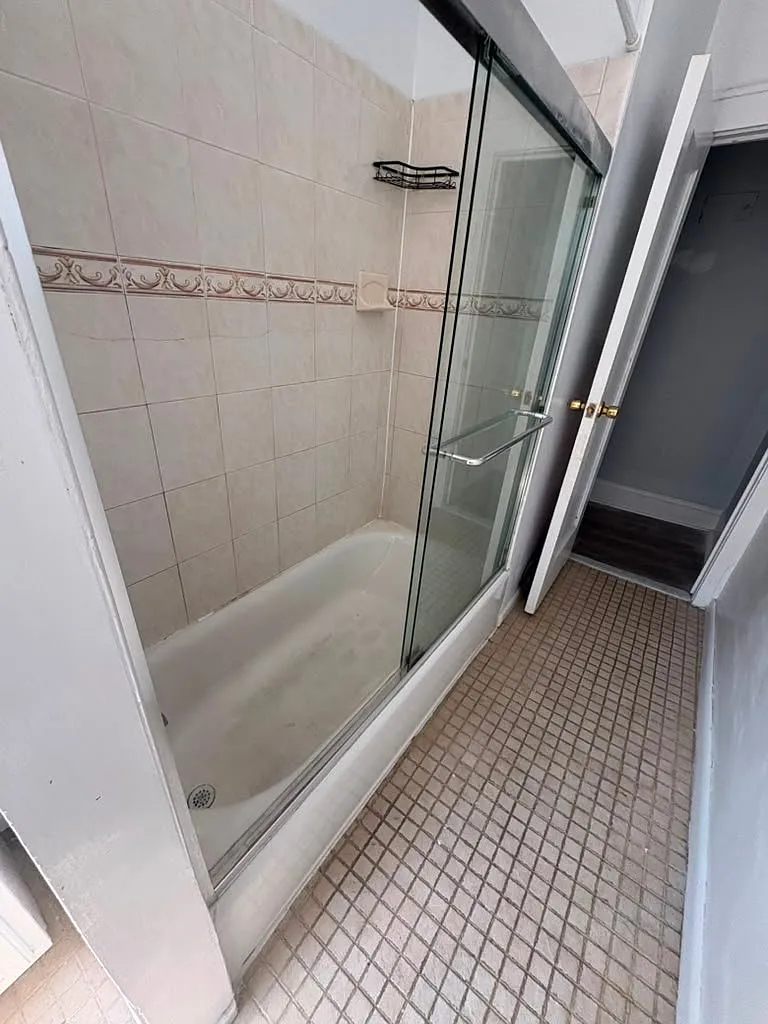 3 bed, 1.0 bath, $2,750 — Photo 3