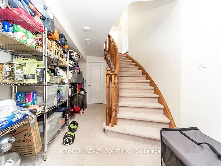 2304 Canterbury Cres — Photo 41