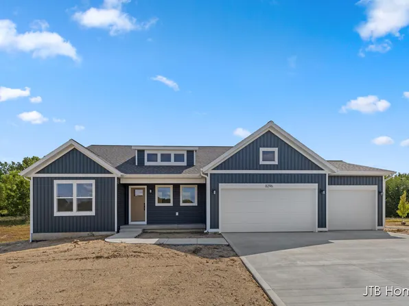 8296 Kettle Oak Dr SE, Alto, MI 49302